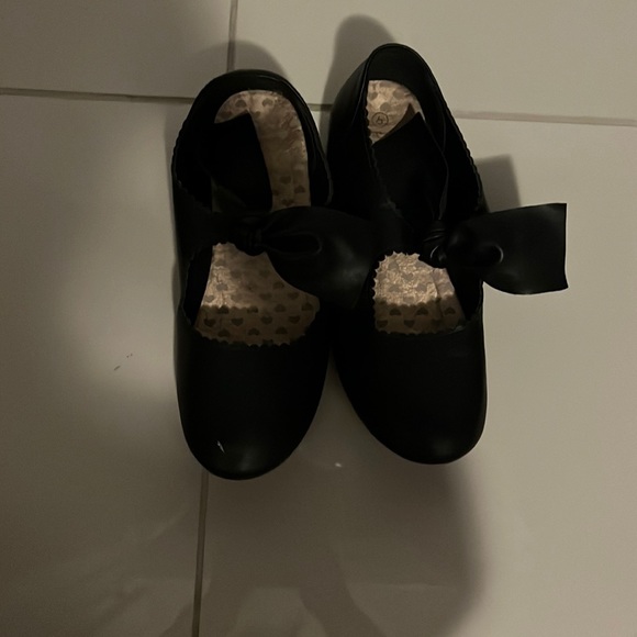 bow - Picture 1 of 1